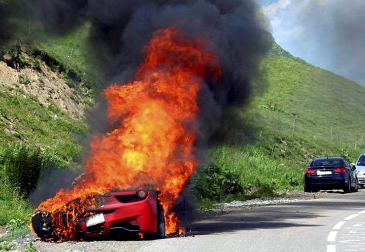 Another 458 Italia went up in flames as it climbed a Swiss mountain road.