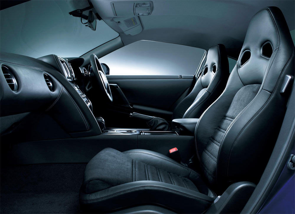 2013 Nissan GT R G4 Nissan explains the philosophy behind its 2013 GT R in a revealing new video