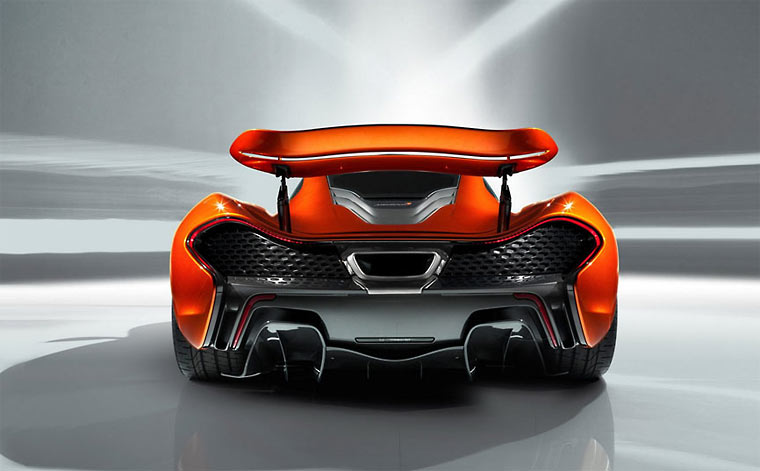 McLaren-P1-vs-F1