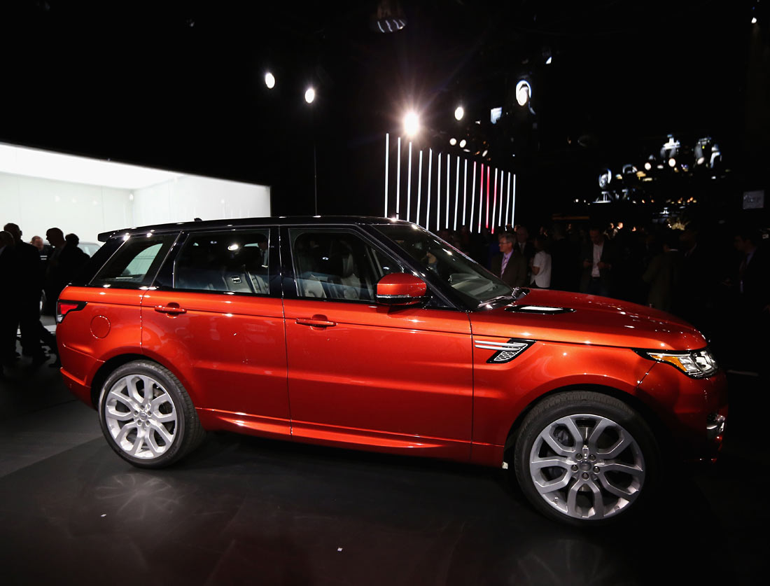 Range Rover Sport 2014 G37 999x760 The all new Range Rover Sport revealed by Daniel Craig (w/VIDEO)