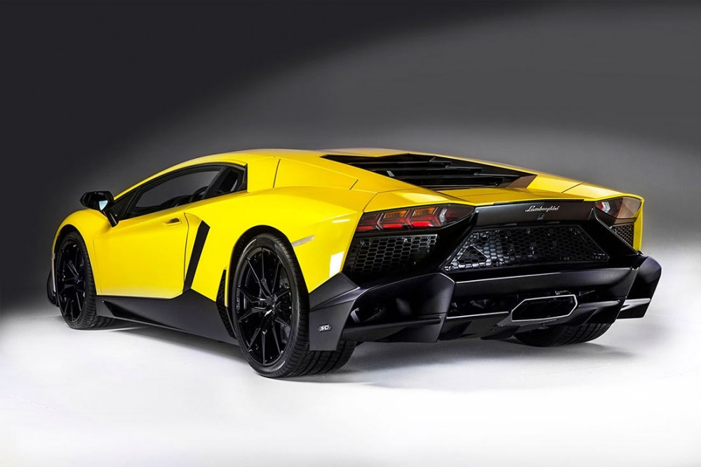 Lamborghini Aventador LP720 4 50 Anniversario G2 999x665 Lamborghini celebrates with its Aventador LP720 4 50 Anniversario Edition