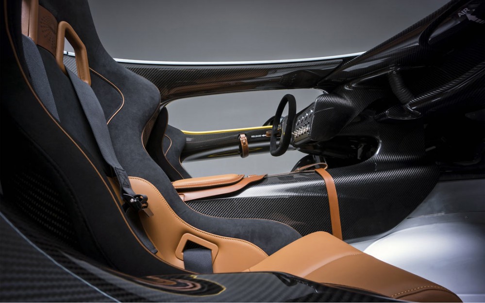 Aston Martin CC100 Speedster Concept ASM00256 999x624 Aston Martin goes back to the future with its CC100 Speedster Concept (w/VIDEO)