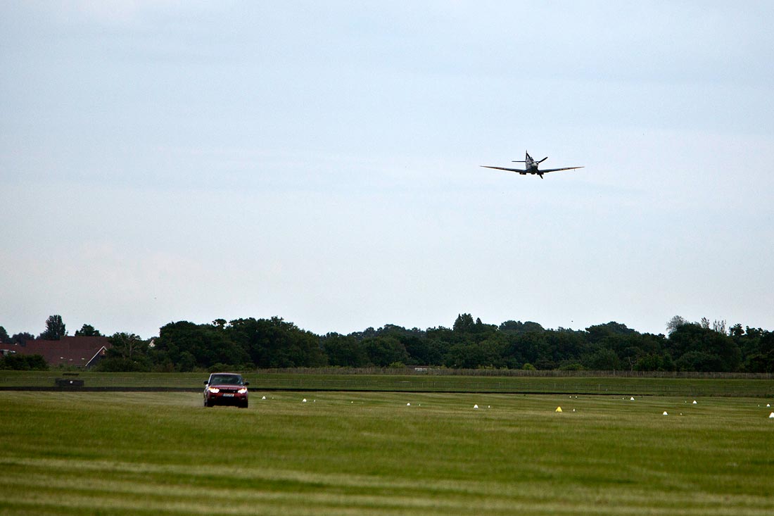 Range-Rover-Sport-Spitfire-Duel-Goodwood_G2
