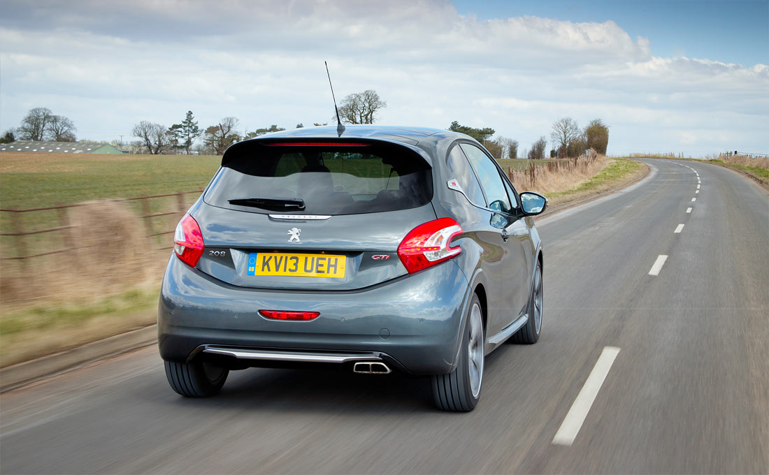 Peugeot-208-GTi_G0a